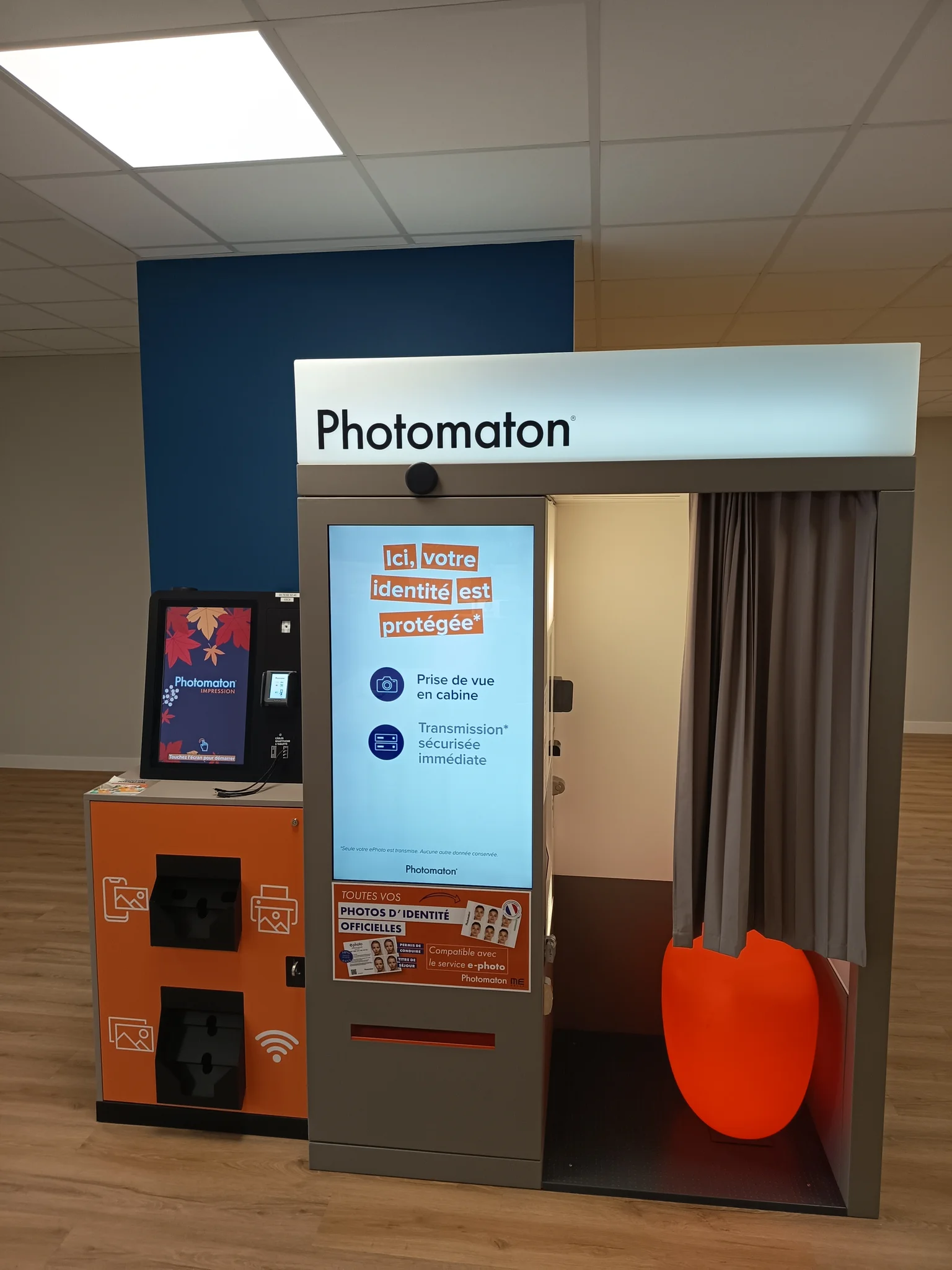 Photomaton et borne d'impression photo de la laverie